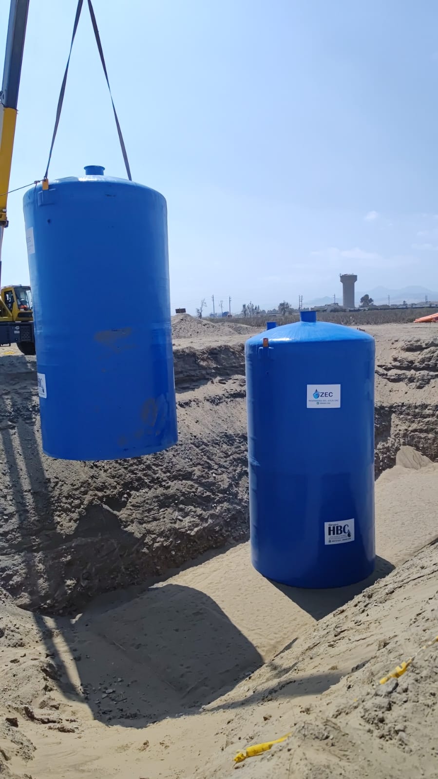 Instalación de tanque vertical para tratamiento de agua